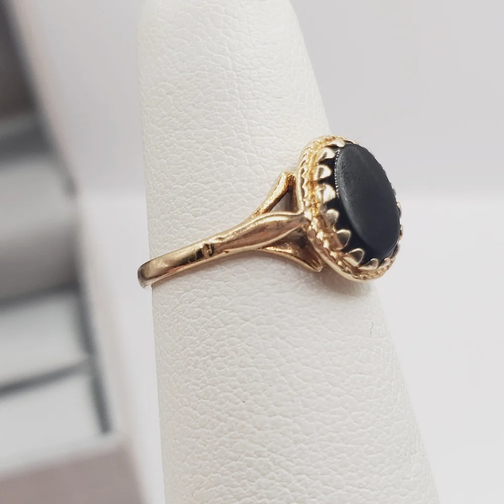10k Solid Yellow Gold Oval Cabochon Black Onyx Vintage Pinky Ring